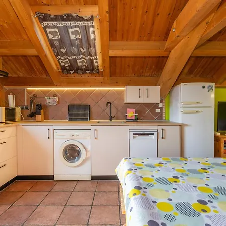 בית כפרי Casa Pirinea *